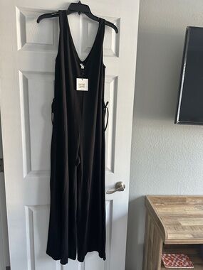 BB Dakota Black Sleeveless V-Neck Wide-Leg Jumpsuit